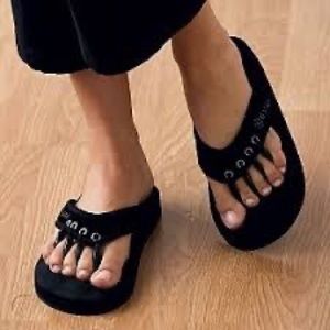 Gaiam Beech sandals yoga toes